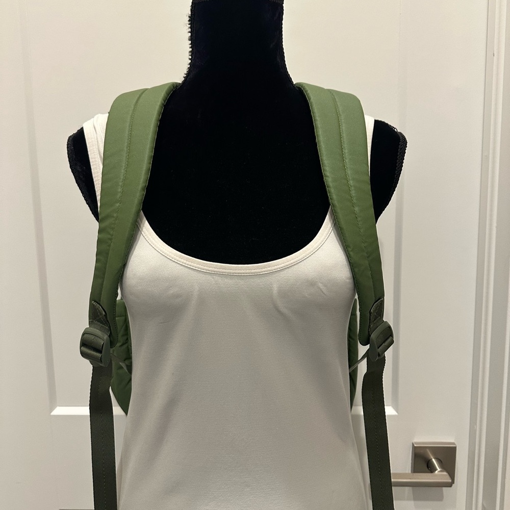 Vera Bradley Ultralight Essential Large Backpack NWT - Picture 4 of 11